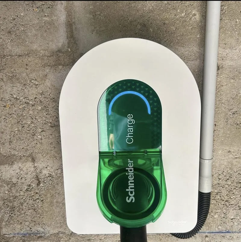 Installation borne Schneider